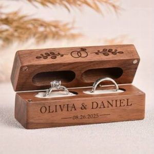 Écrin en bois gravé